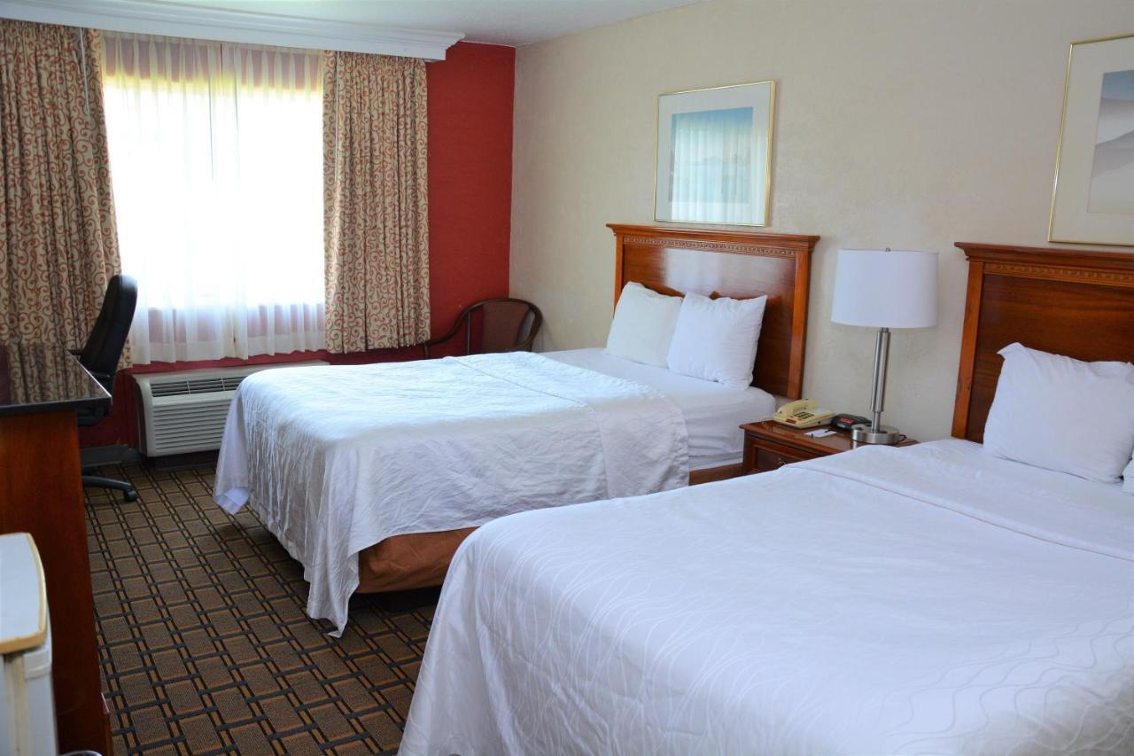 Buckeye Inn Express Колумбус Экстерьер фото